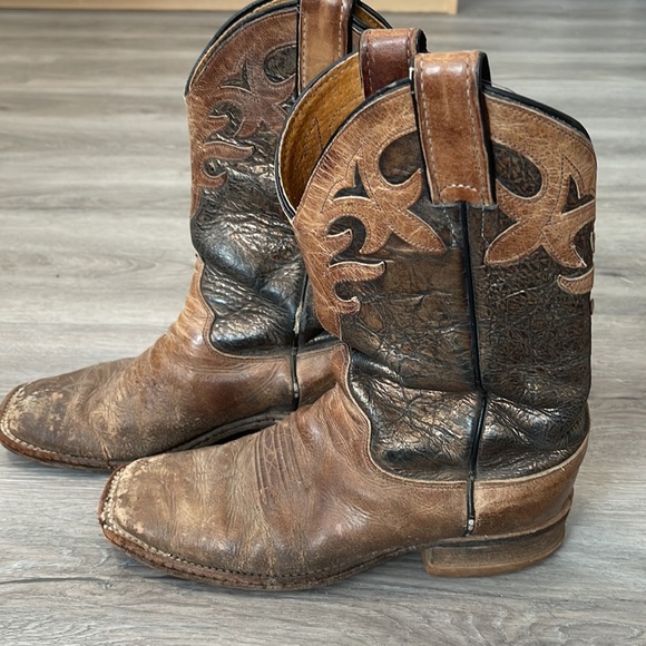 LeatherCowgirl boots already broken in. - Picture 2 of 7